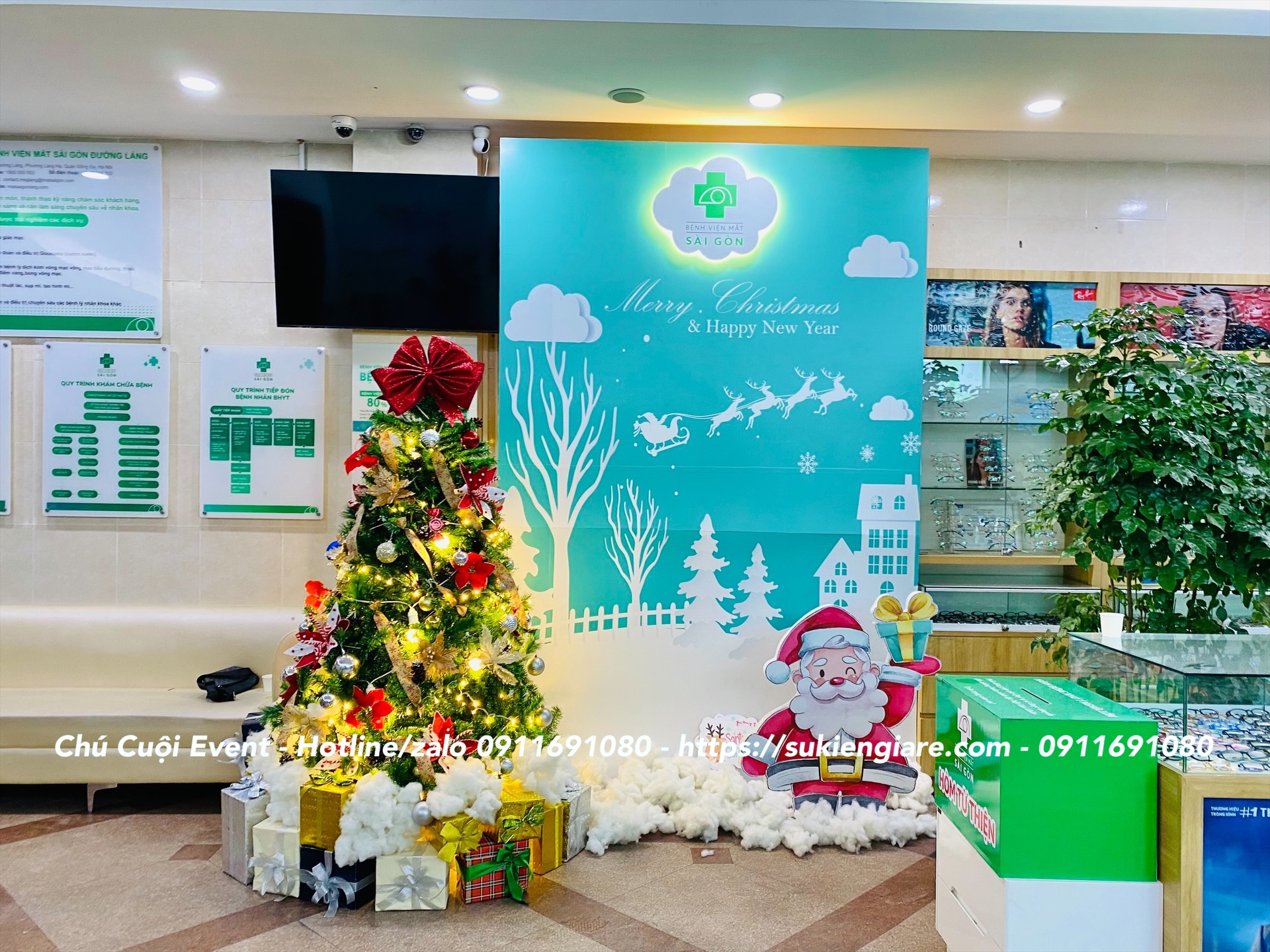 Trang trí noel Bệnh viện mắt Sài Gòn ở Hà Nội